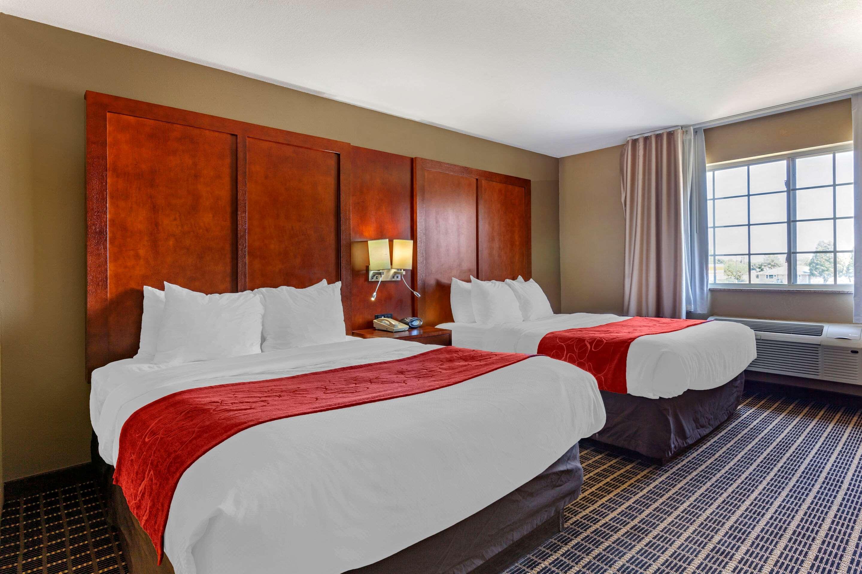 Comfort Suites Delavan - Lake Geneva Area Экстерьер фото