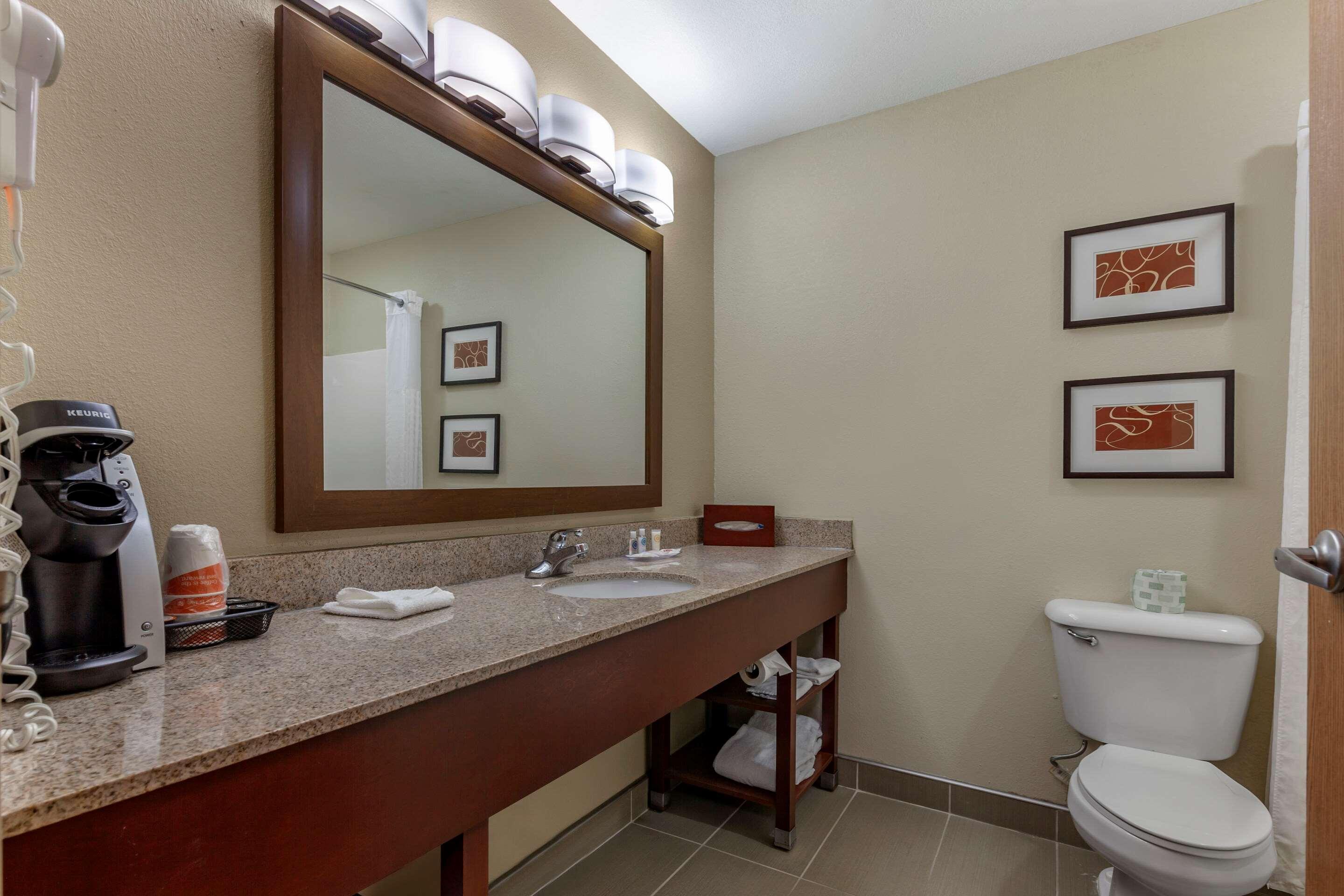 Comfort Suites Delavan - Lake Geneva Area Экстерьер фото