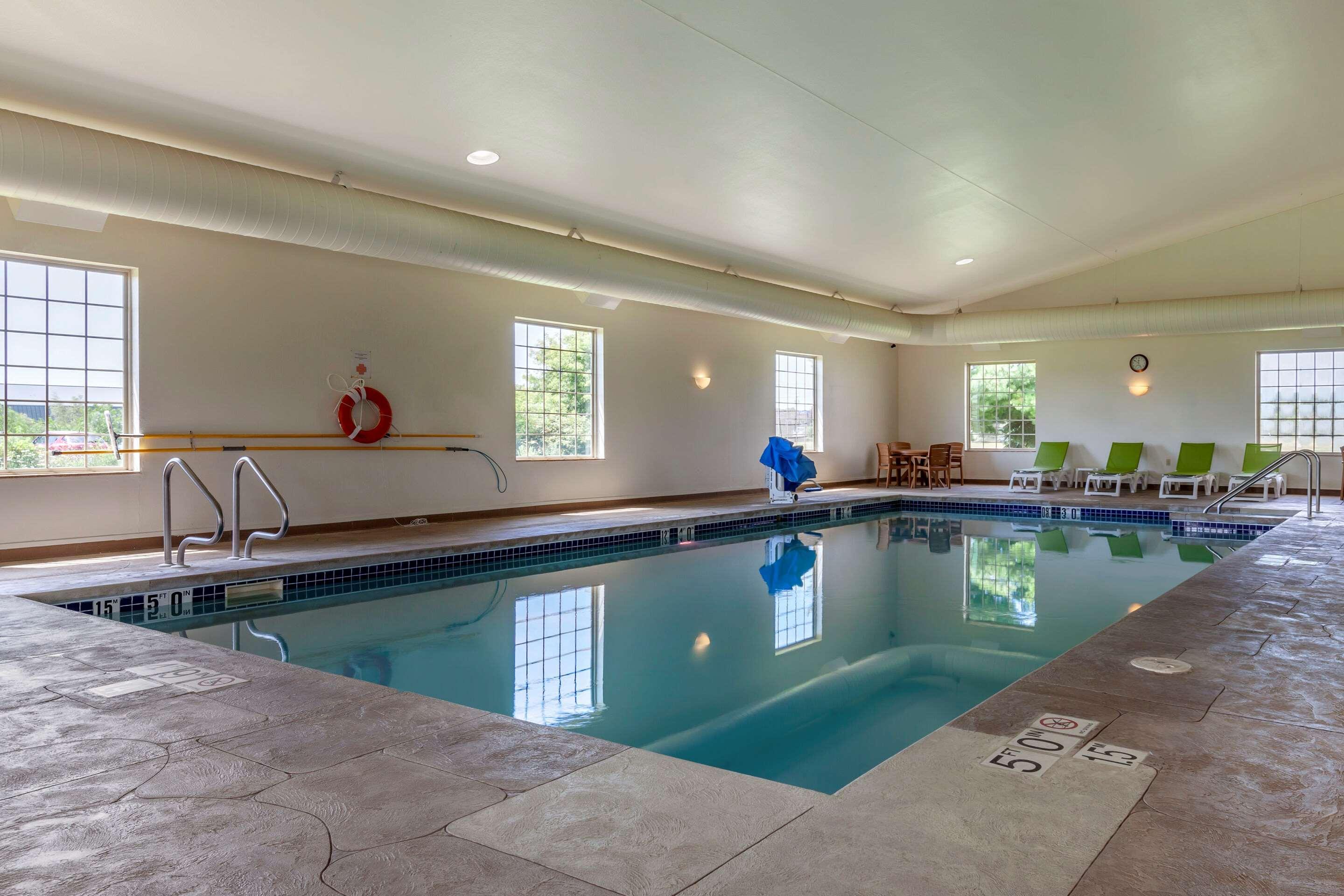 Comfort Suites Delavan - Lake Geneva Area Экстерьер фото