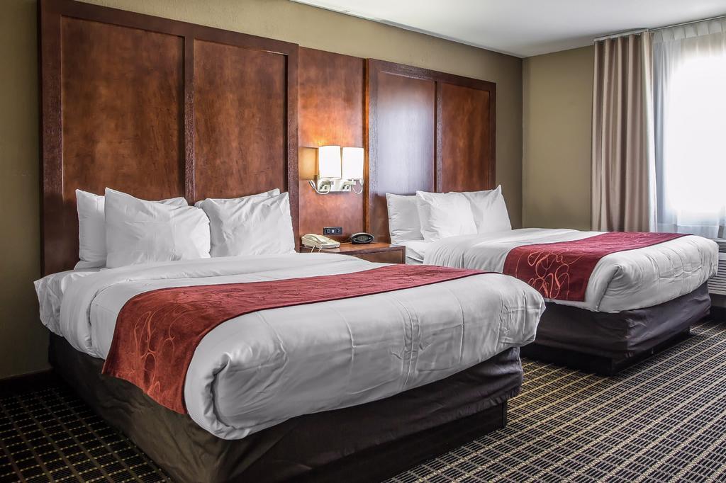 Comfort Suites Delavan - Lake Geneva Area Экстерьер фото