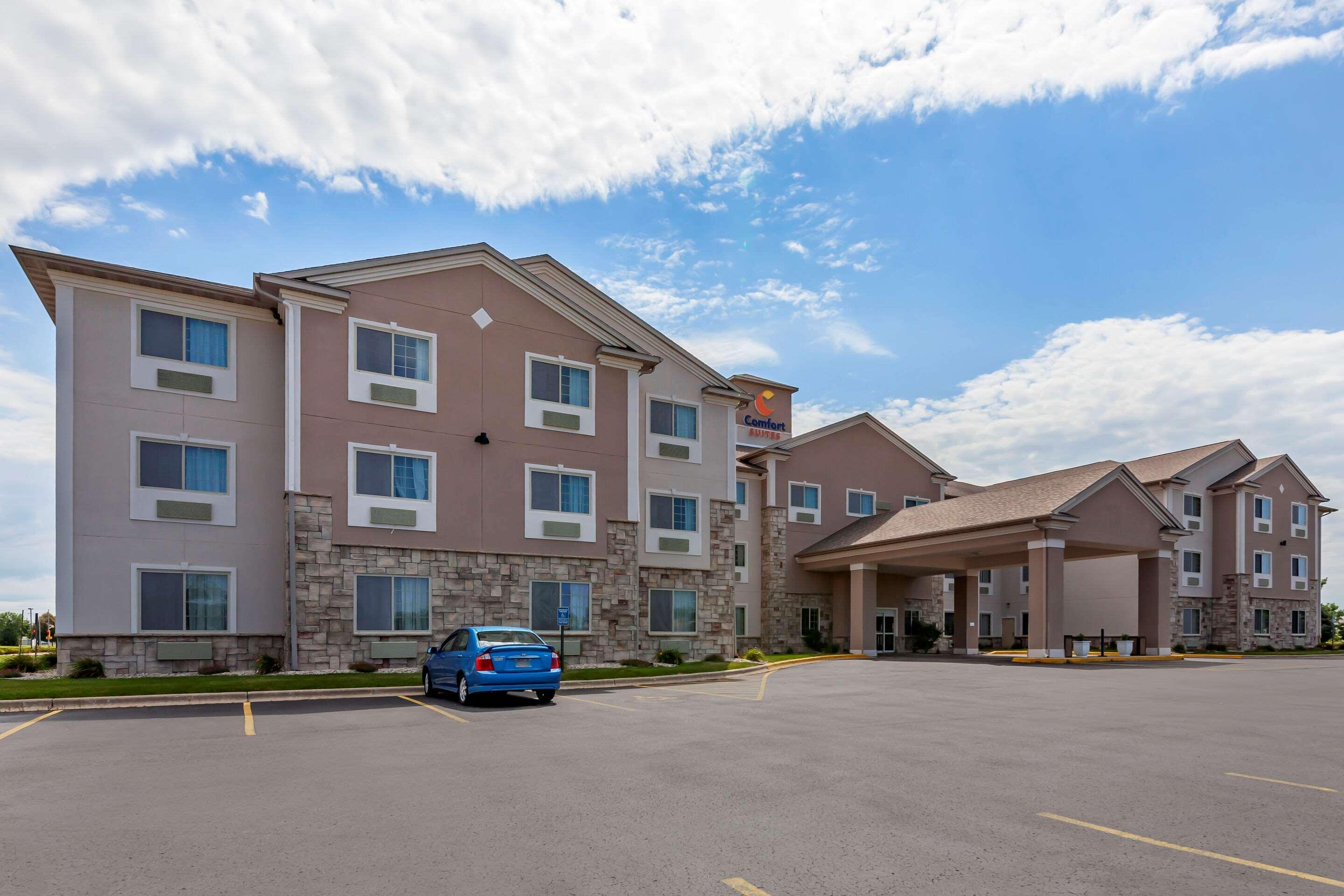 Comfort Suites Delavan - Lake Geneva Area Экстерьер фото