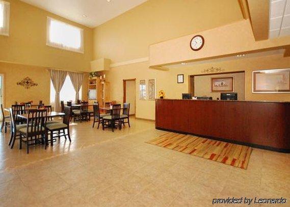 Comfort Suites Delavan - Lake Geneva Area Интерьер фото