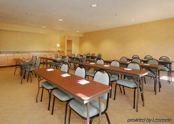 Comfort Suites Delavan - Lake Geneva Area Удобства фото